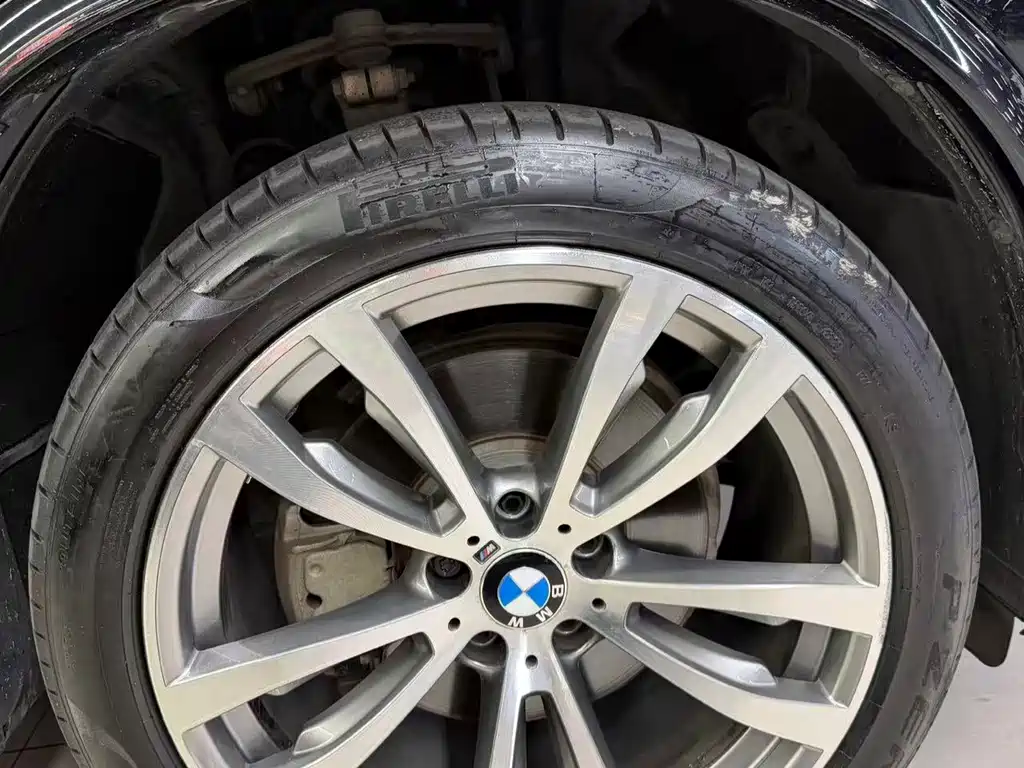 BMW X5 (Import) — миниатюра 30