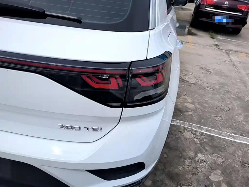 Volkswagen T-Roc — миниатюра 8