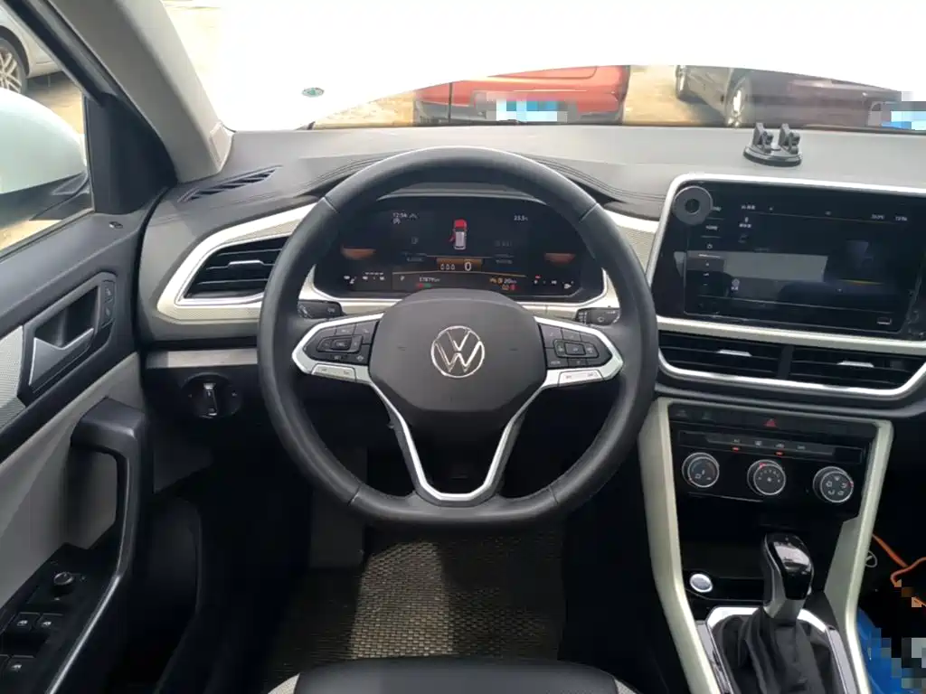 Volkswagen T-Roc — миниатюра 11