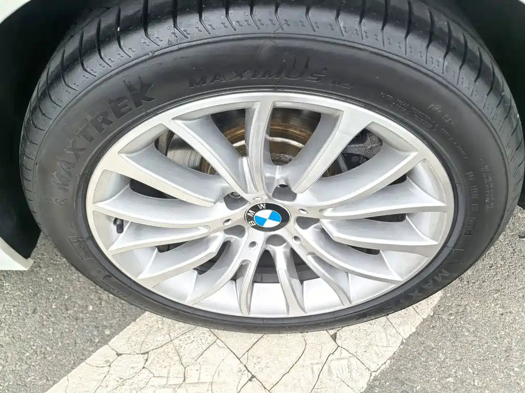 BMW 5 Series — миниатюра 17