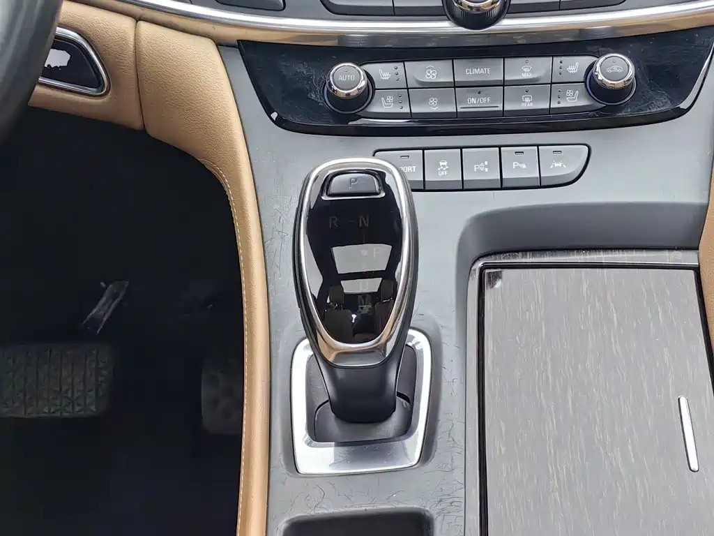 Buick LaCrosse — миниатюра 13