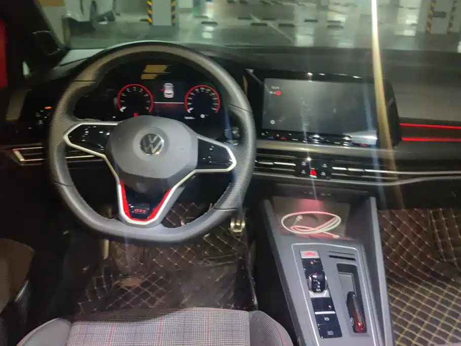 Volkswagen Golf GTI — миниатюра 12