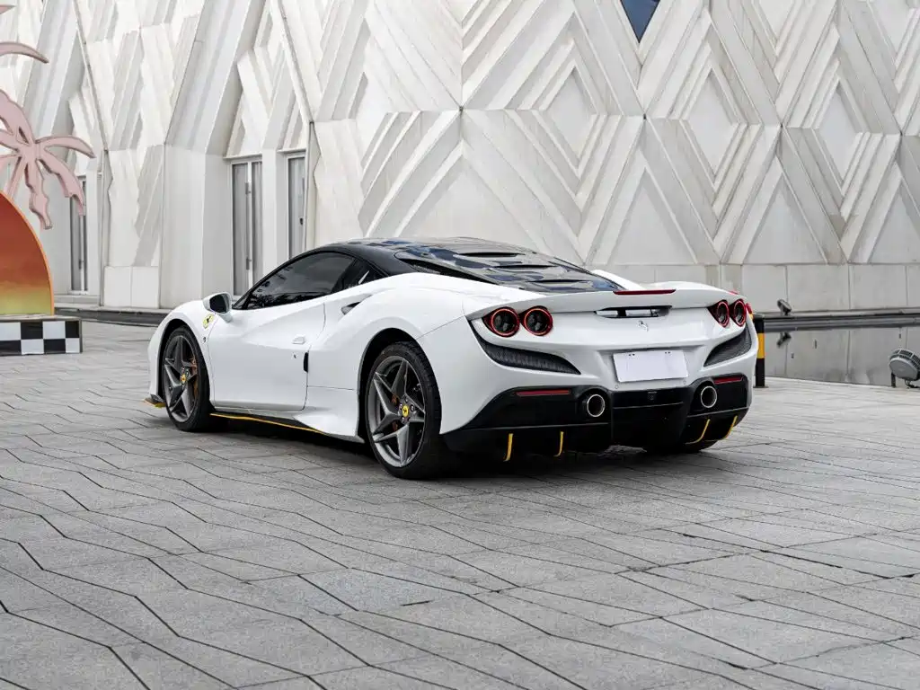 Ferrari F8 — миниатюра 6