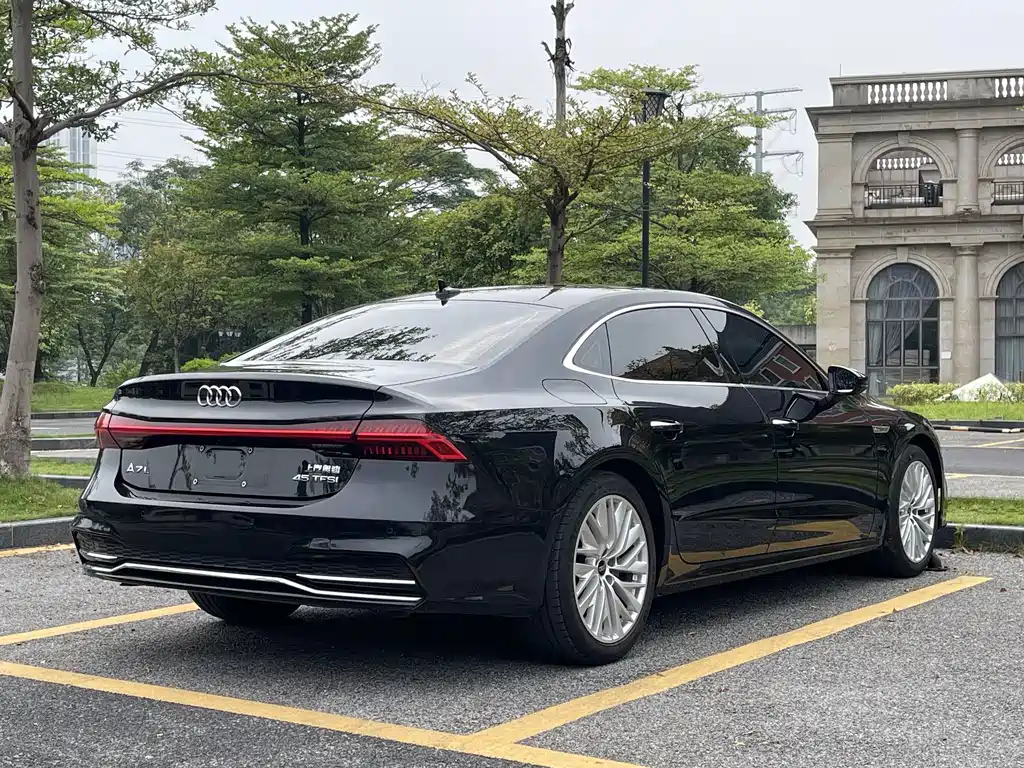 Audi A7L — миниатюра 6