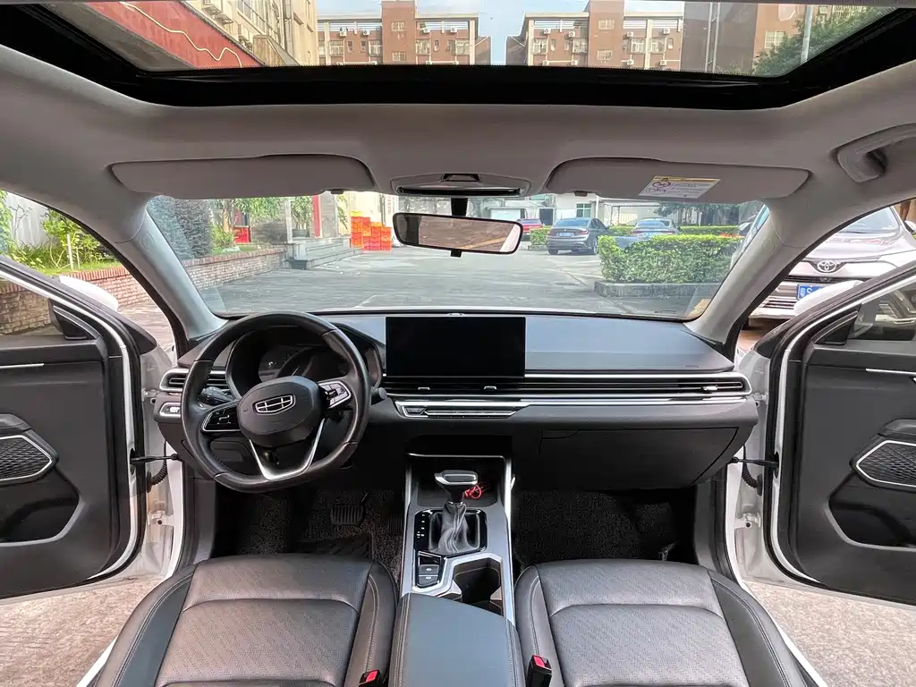 Geely Emgrand — миниатюра 11