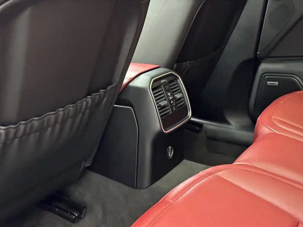 Porsche Macan — миниатюра 15