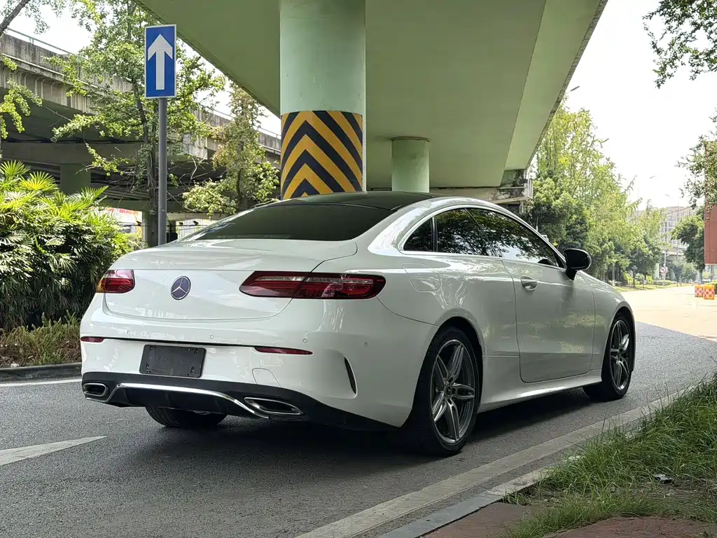 Mercedes-Benz E-Class (Import) — миниатюра 10