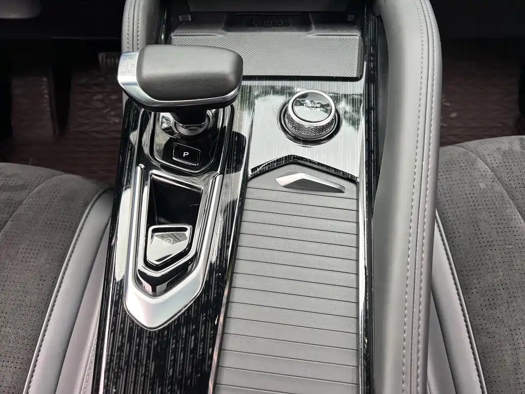 Geely Xingyue L — миниатюра 18