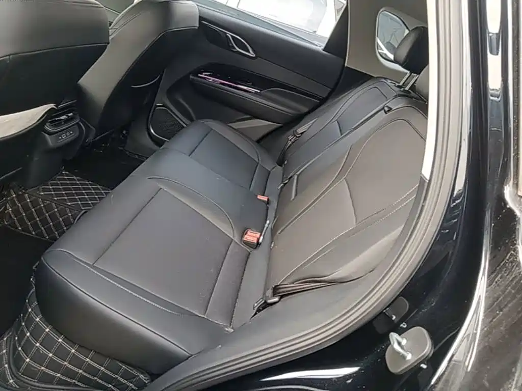 Hongqi Hongqi HS3 PHEV — миниатюра 17