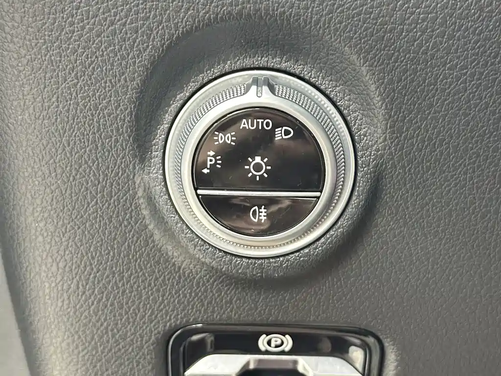 Mercedes-Benz C-Class — миниатюра 21