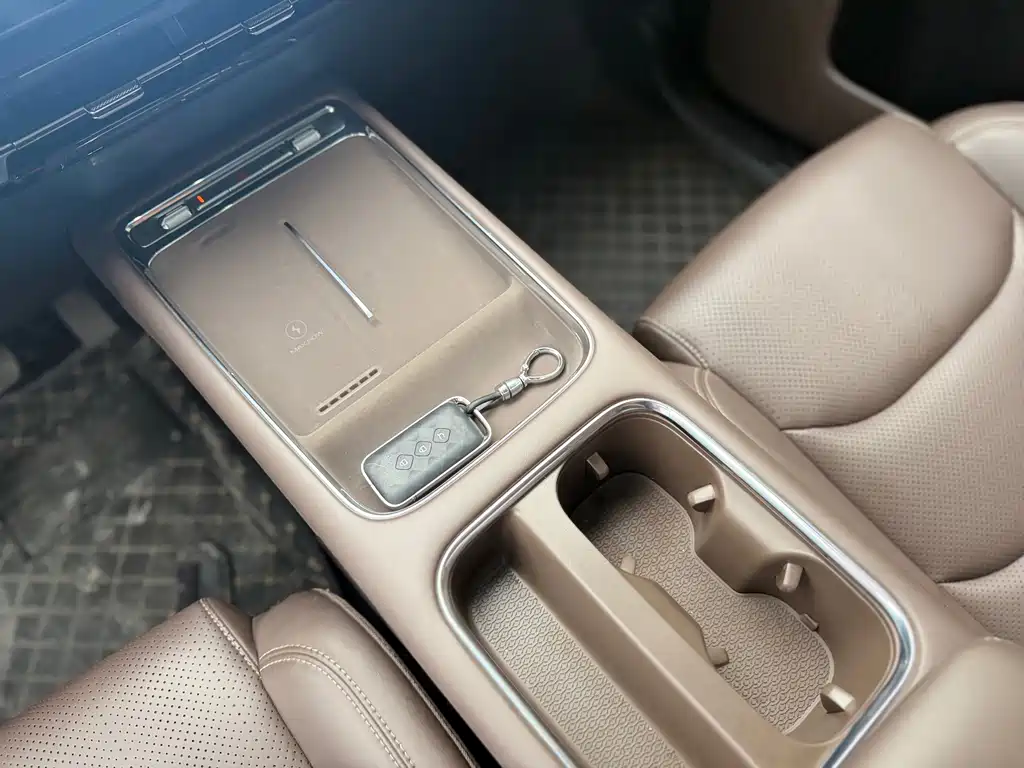 Wuling Xingguang 730 New Energy — миниатюра 14
