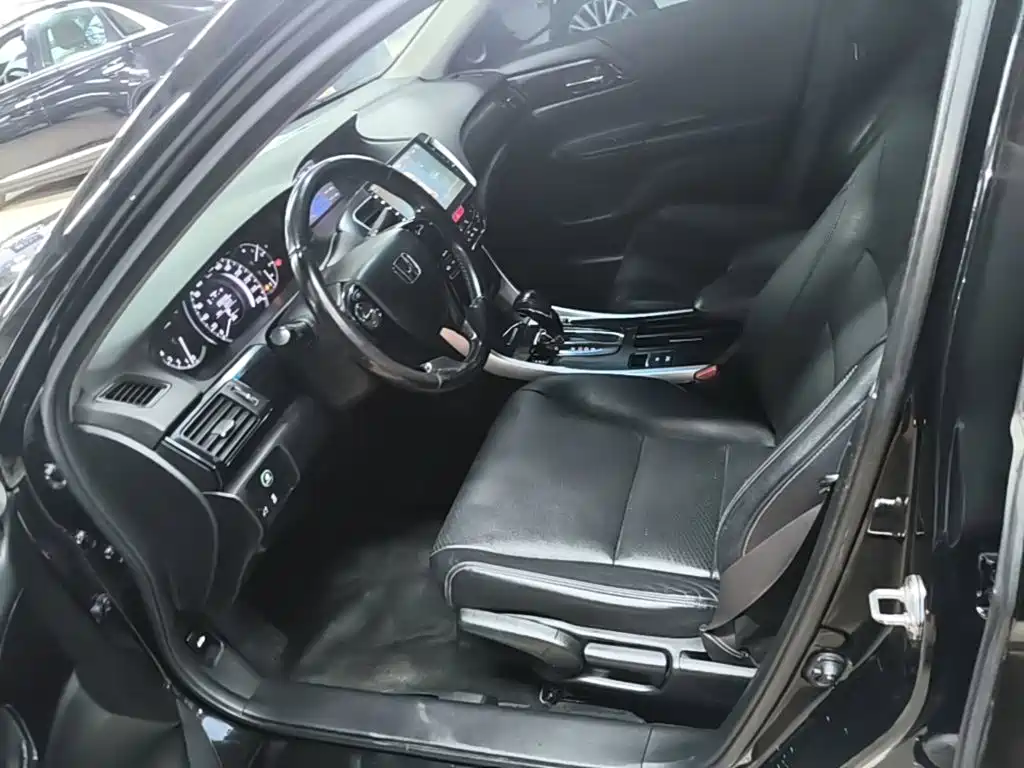 Honda Accord — миниатюра 15