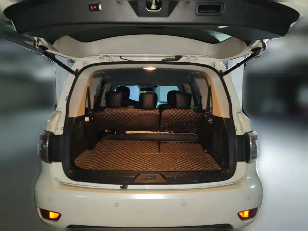 Nissan Patrol — миниатюра 10