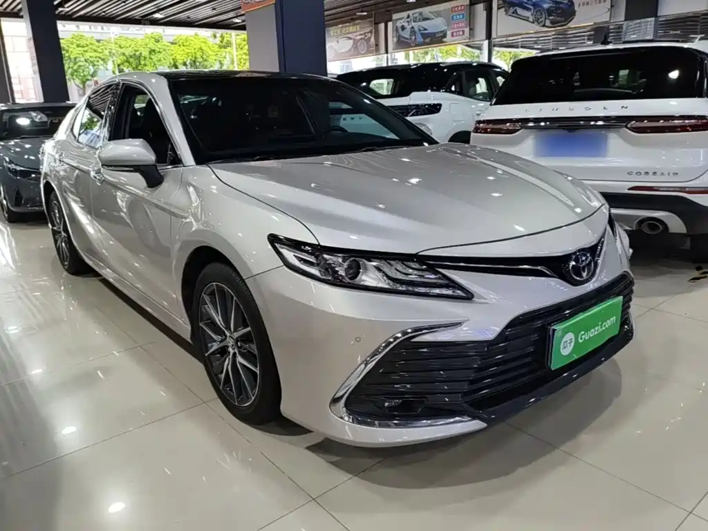 Toyota Camry — миниатюра 4