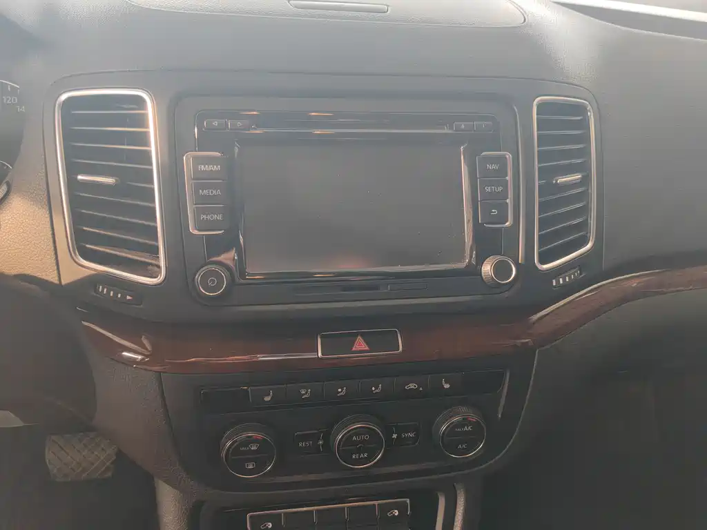 Volkswagen Xia 2014 2.0TSI Comfort