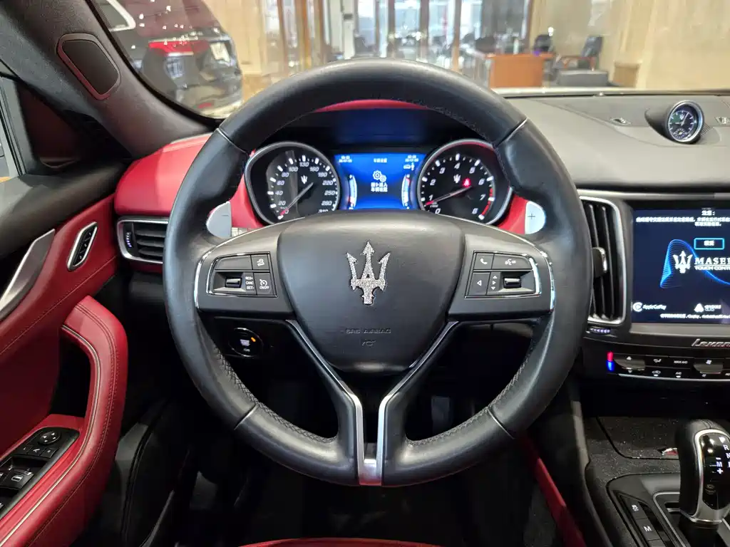 MASERATI LEVANTE