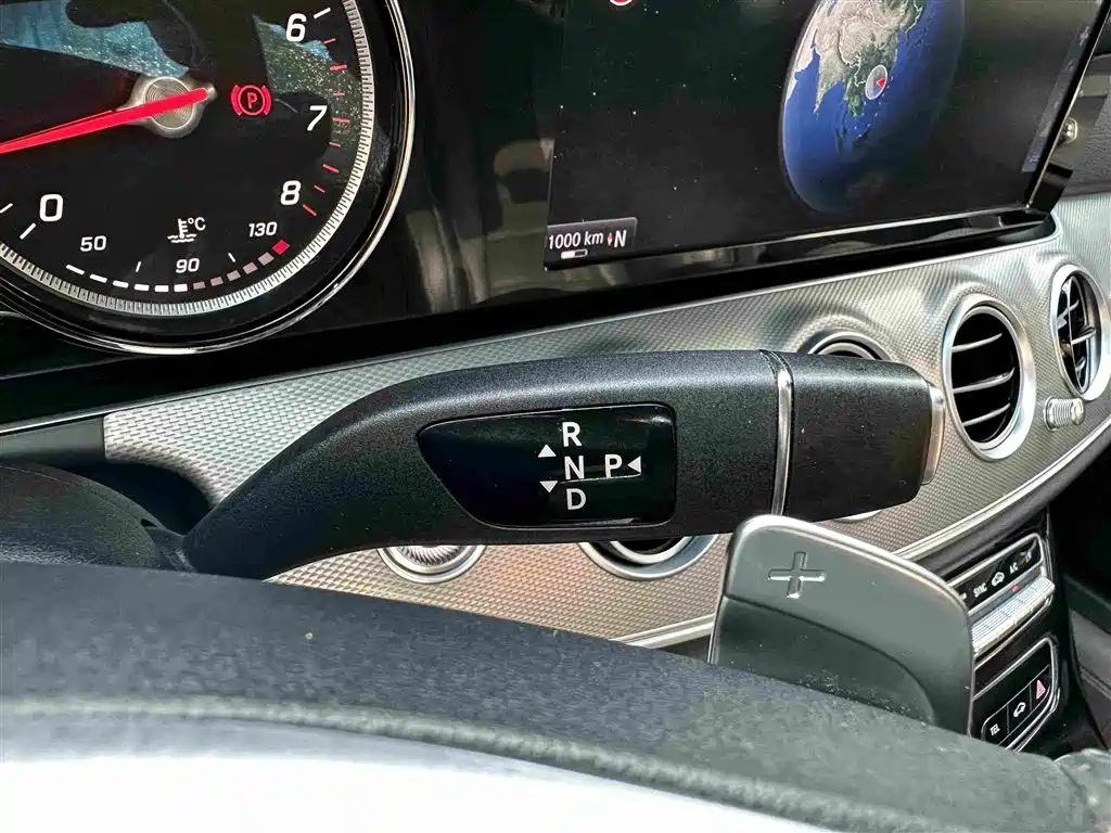 Mercedes-Benz E-Class — миниатюра 14