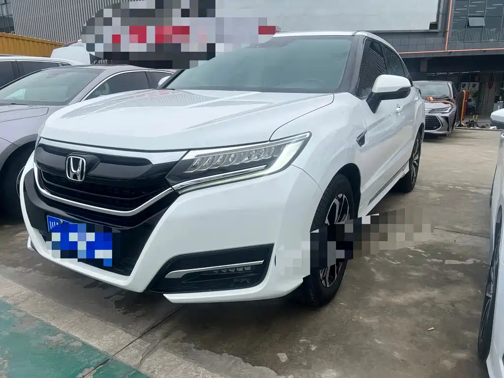 HONDA UR V