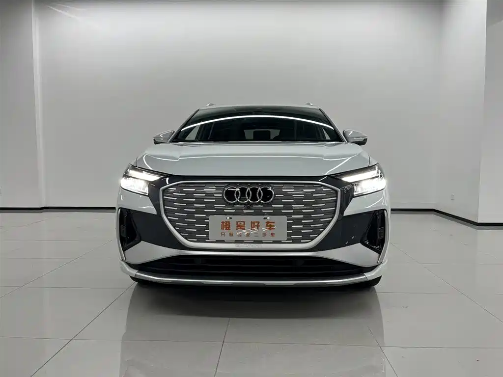 Audi Q4 e-tron — миниатюра 2