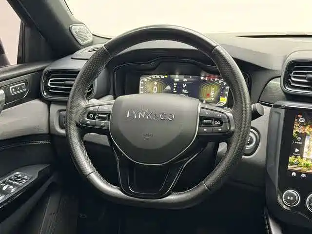 Lynk & Co 03 — миниатюра 13