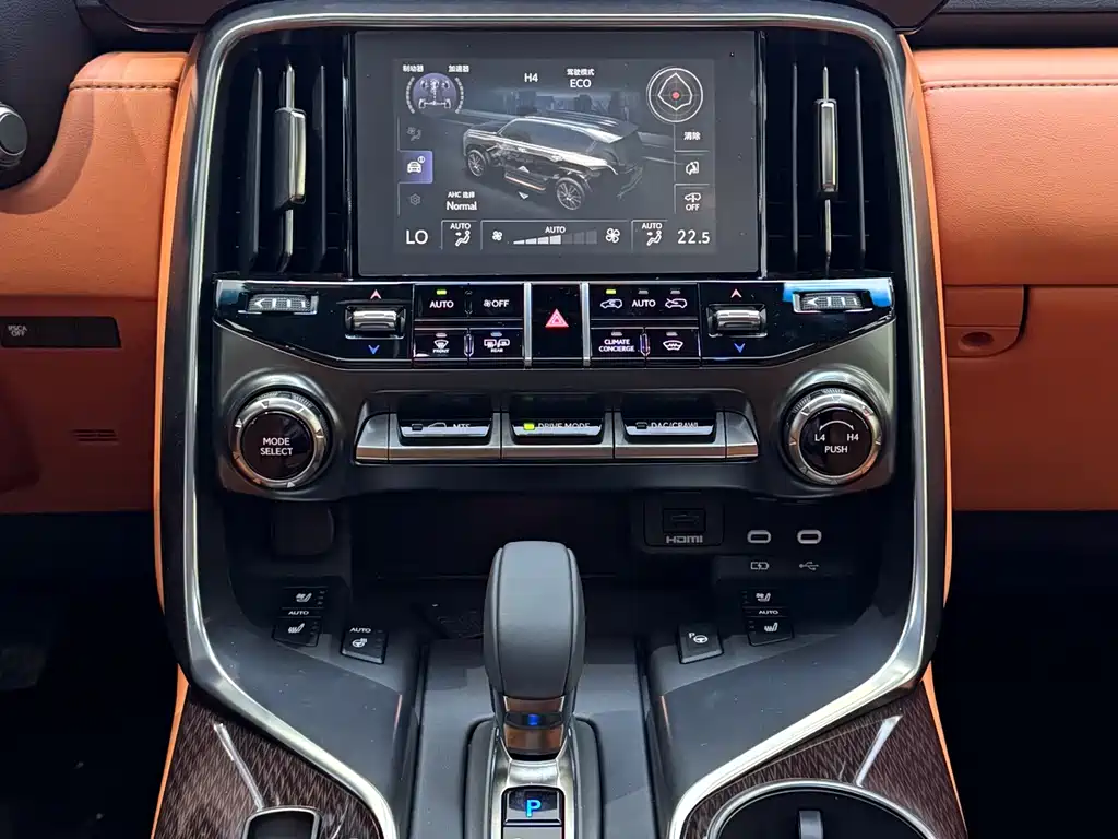 Lexus LX — миниатюра 19