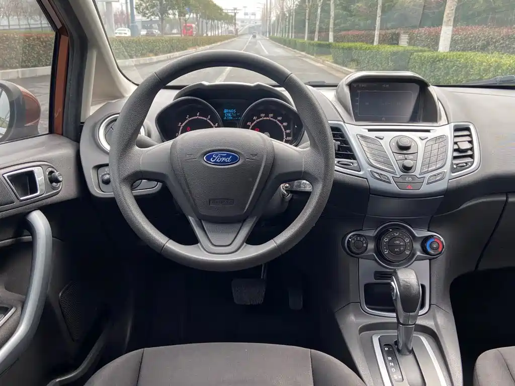 Ford Fiesta — миниатюра 8