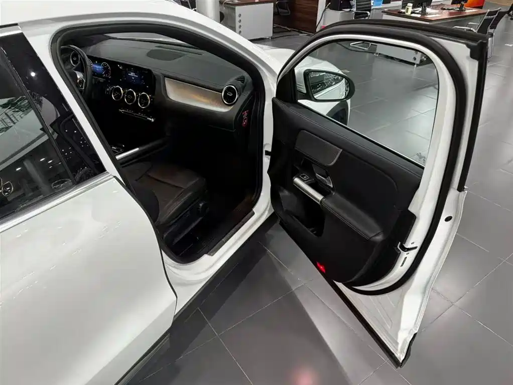 Mercedes-Benz GLA — миниатюра 22