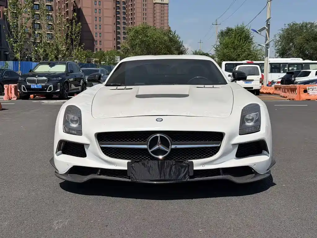 Mercedes-Benz SLS AMG — миниатюра 7