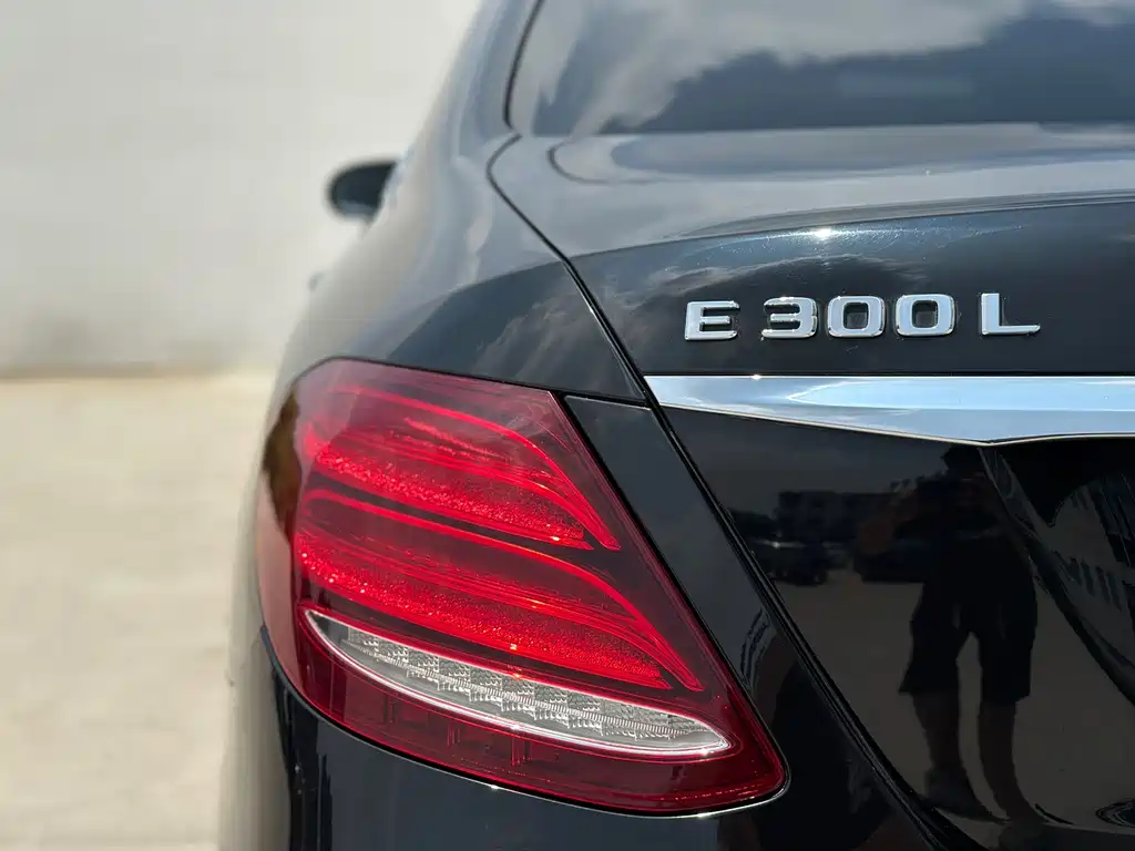 Mercedes-Benz E-Class — миниатюра 20