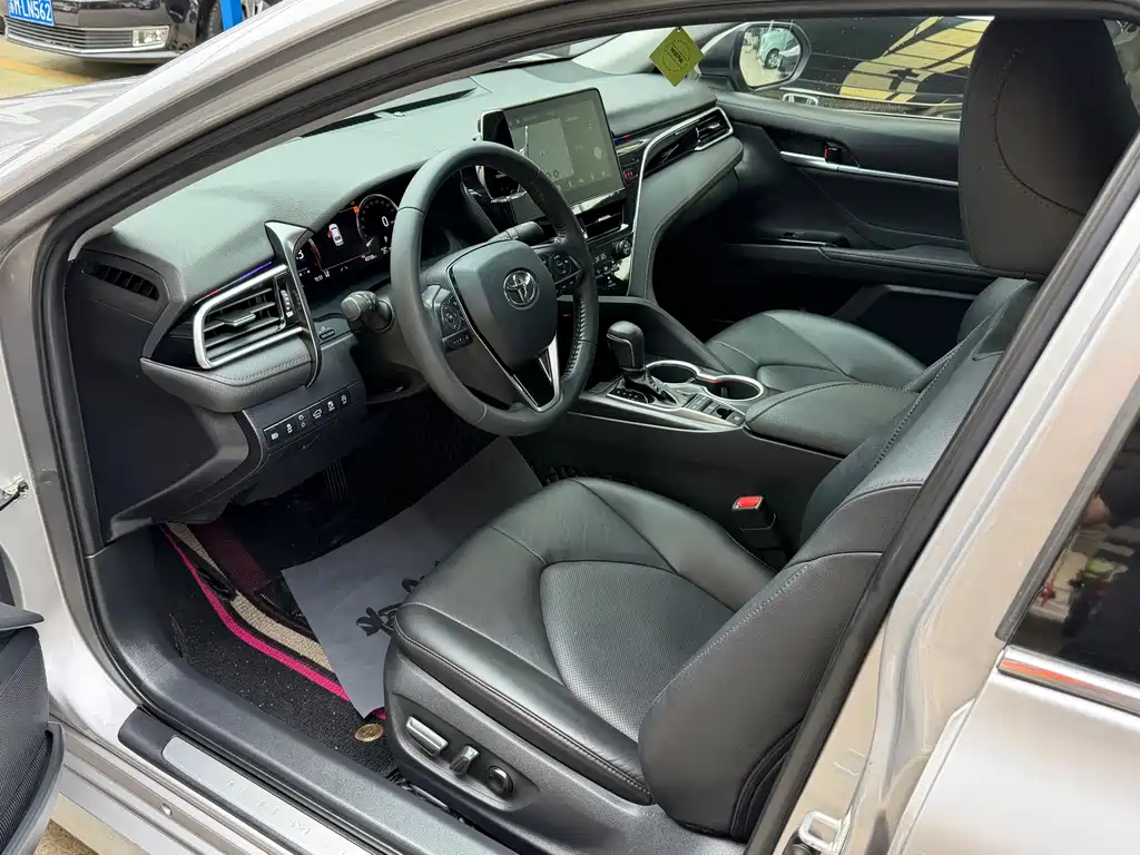 Toyota Camry — миниатюра 11