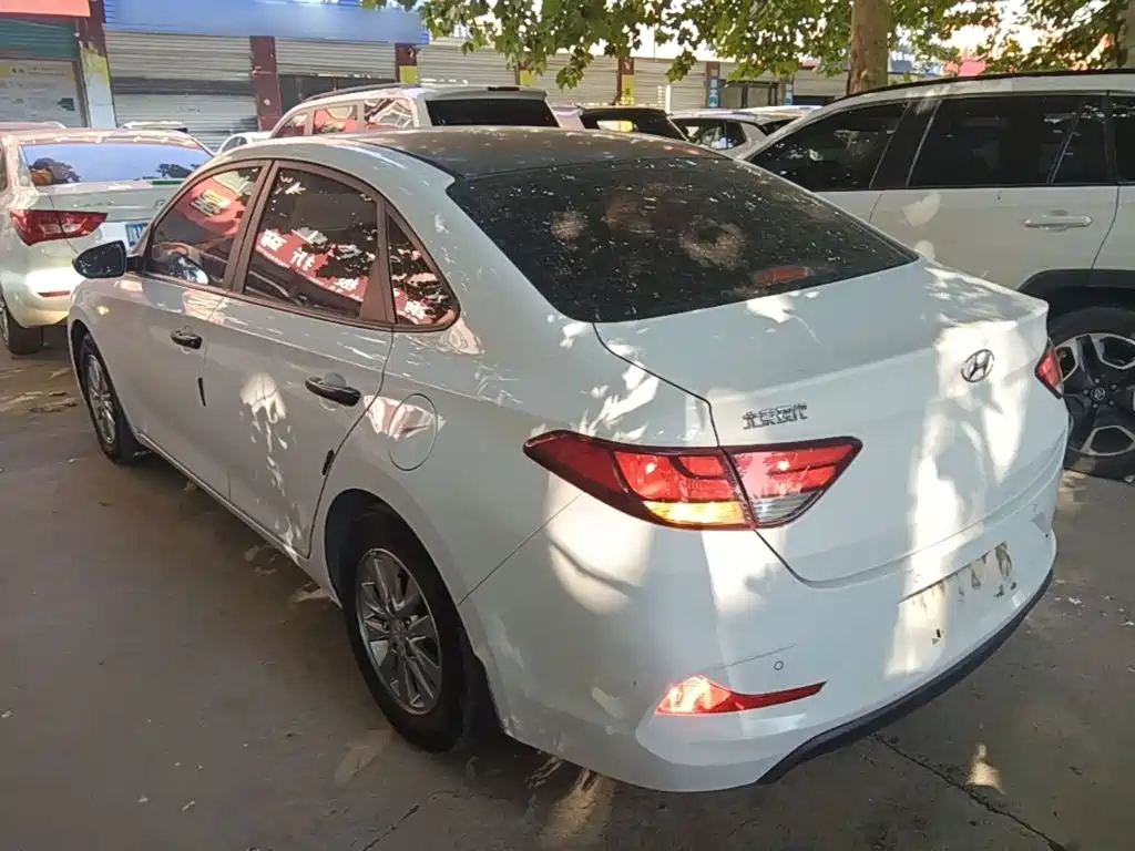 Hyundai Elantra — миниатюра 5