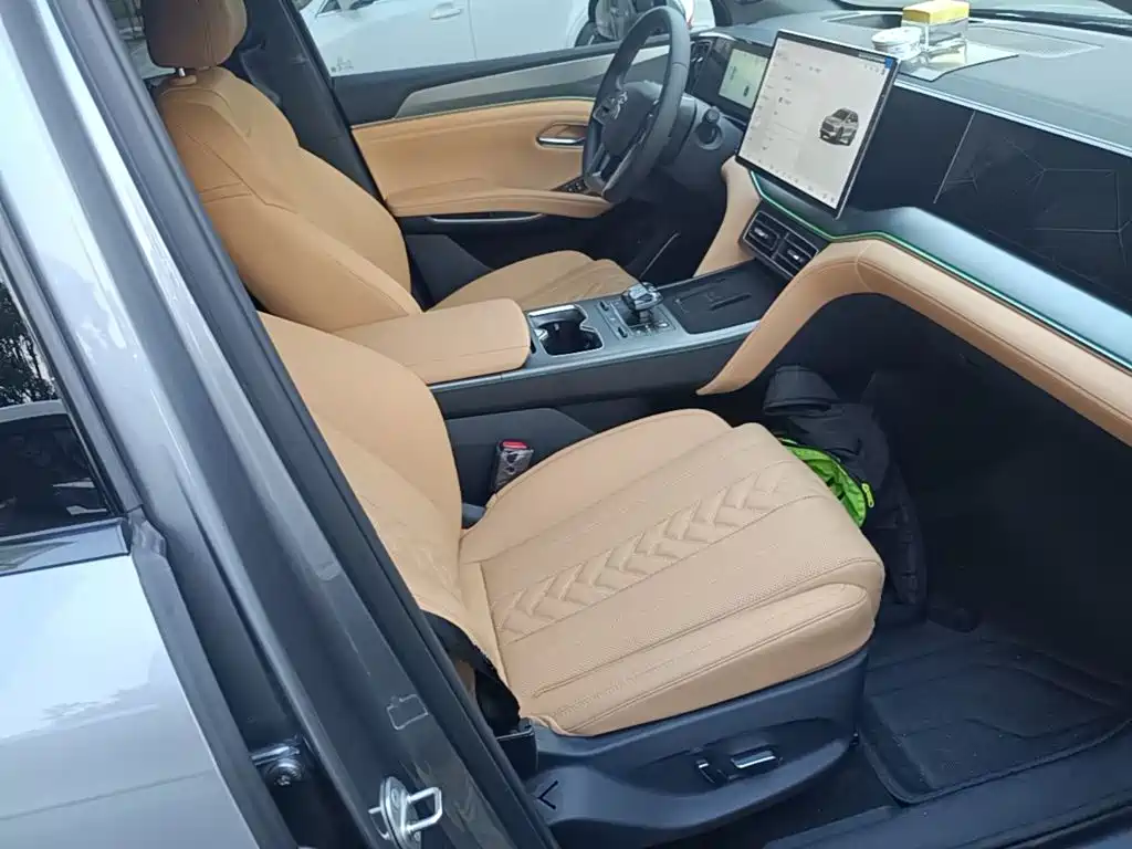 BYD L DM-i — миниатюра 25