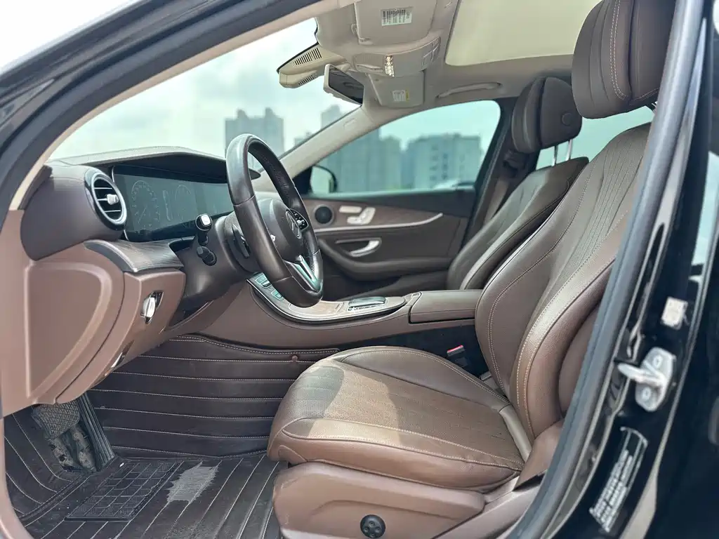 Mercedes-Benz E-Class — миниатюра 7