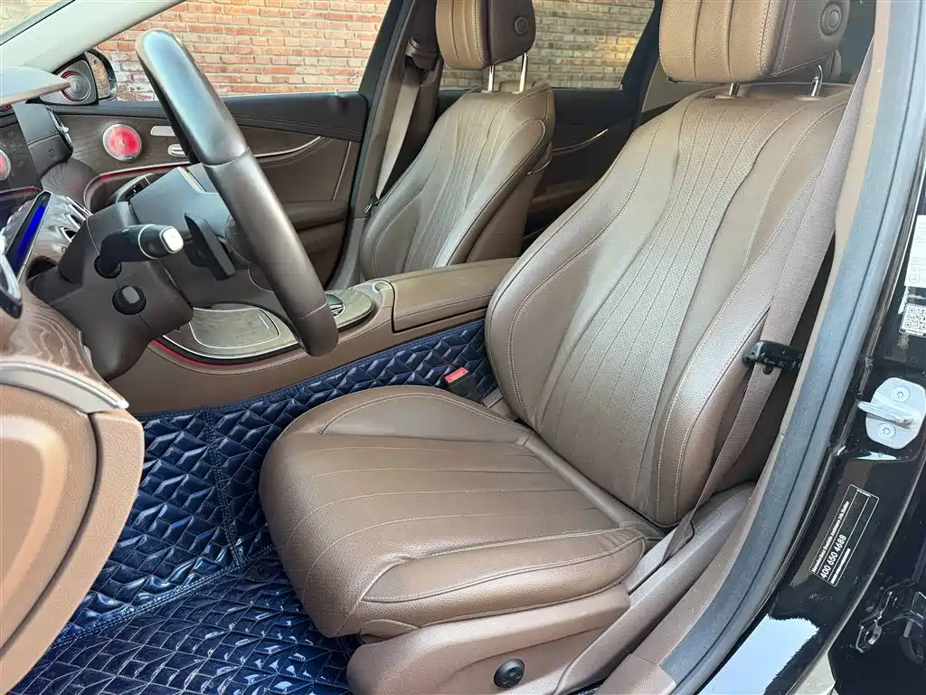 Mercedes-Benz E-Class — миниатюра 10