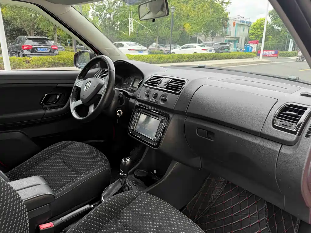 Skoda Fabia — миниатюра 11