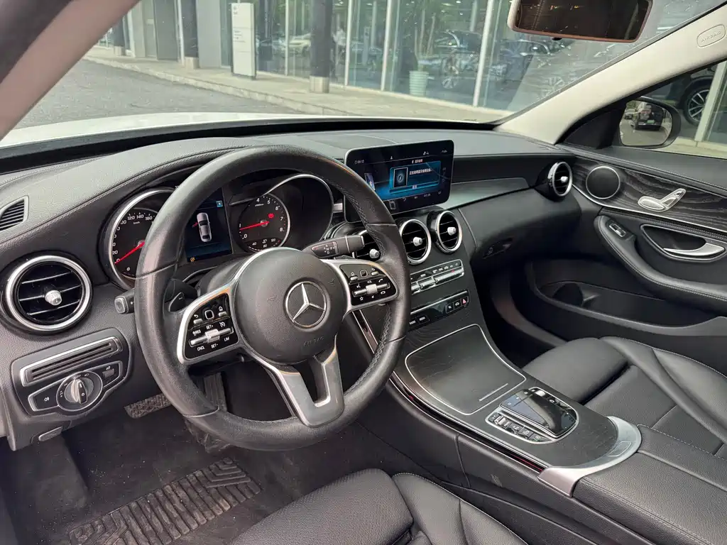 Mercedes-Benz C-Class — миниатюра 10