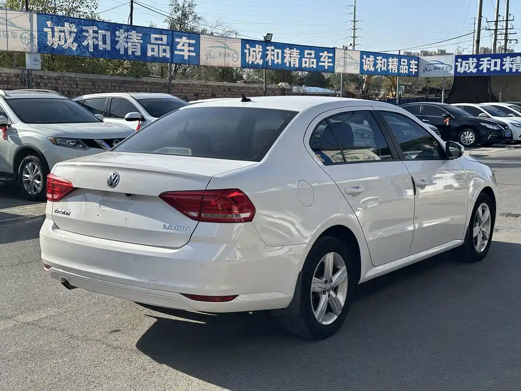Volkswagen Lavida — миниатюра 9