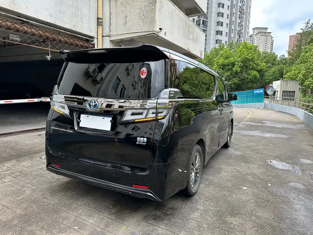 Toyota Vellfire — миниатюра 16