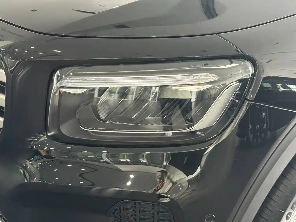 Mercedes-Benz GLB — миниатюра 16