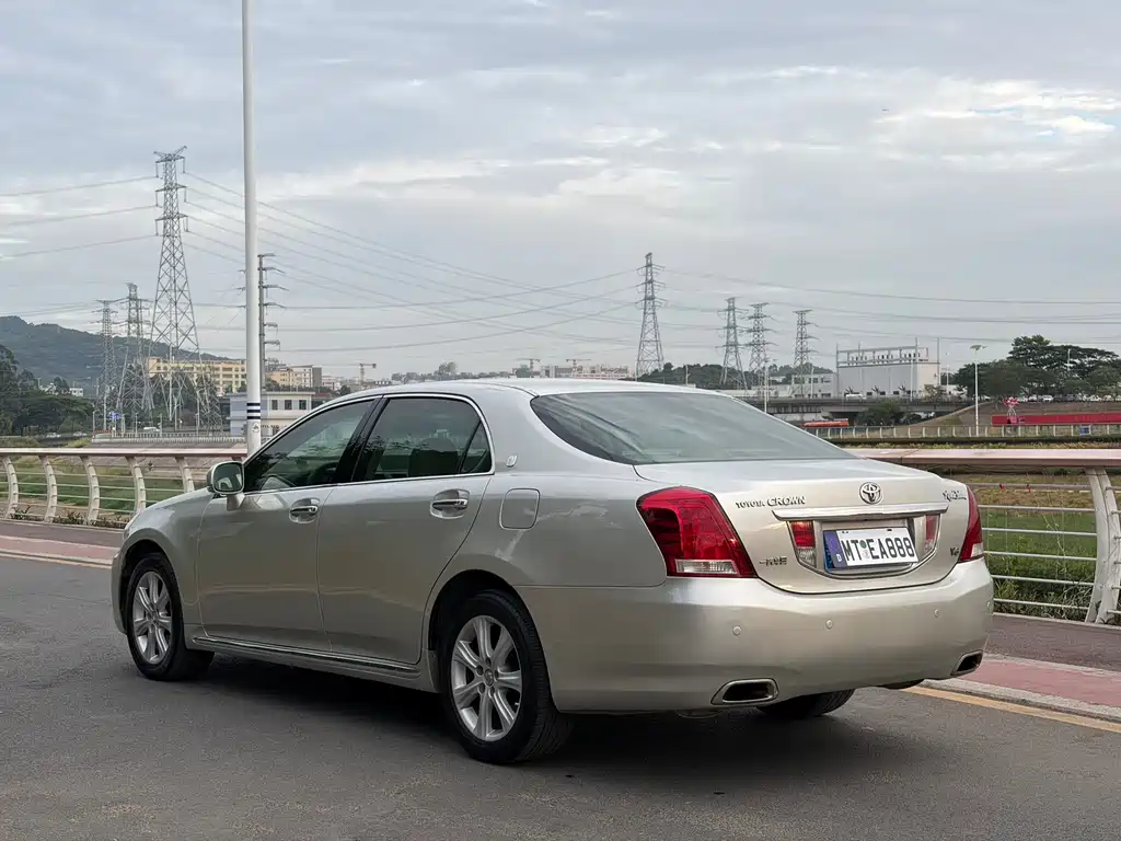 Toyota Crown 2010 3.0L Royal Saloon