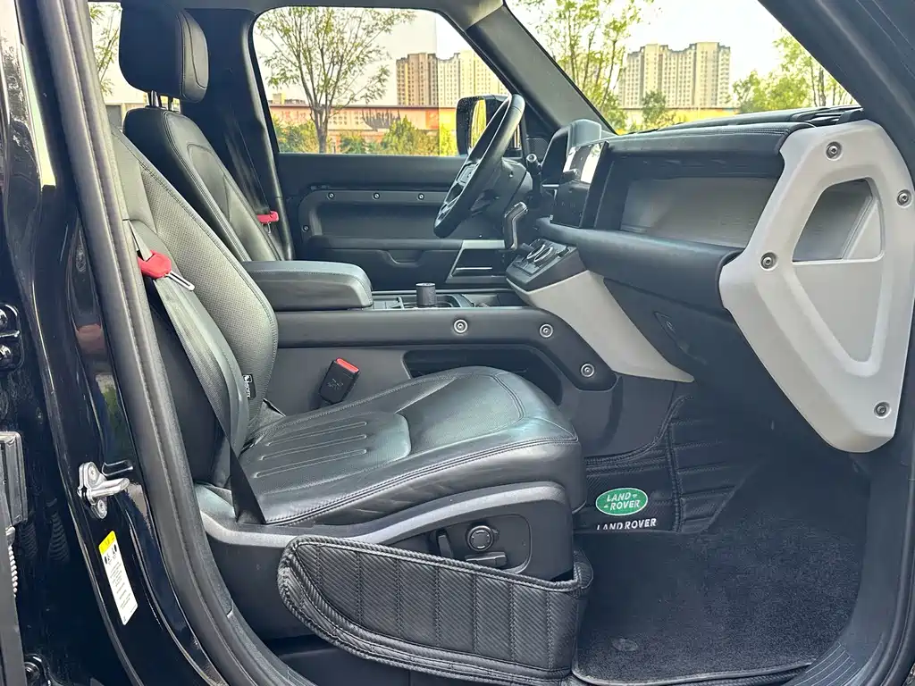 Land Rover Defender — миниатюра 10