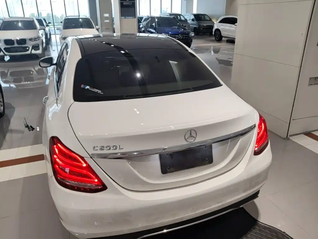Mercedes-Benz C-Class — миниатюра 6