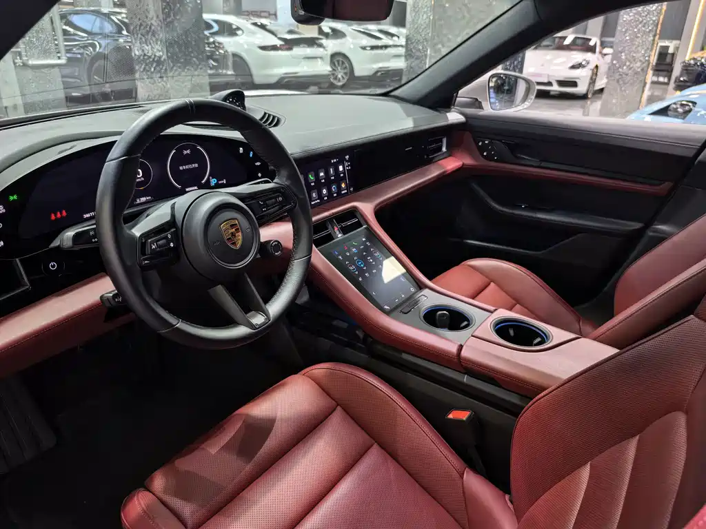 Porsche Taycan — миниатюра 7