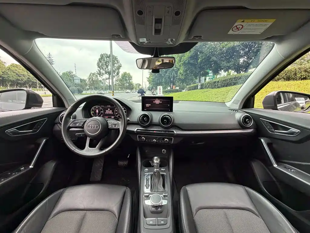 Audi Q2L e-tron — миниатюра 13