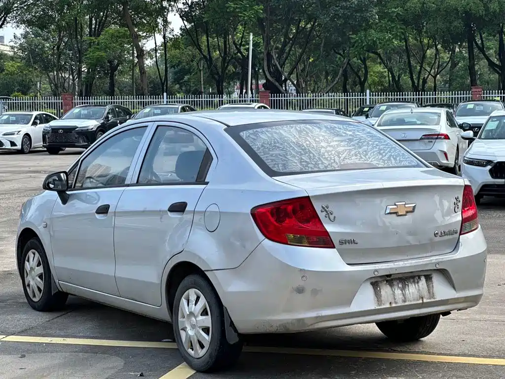Chevrolet Sail — миниатюра 7