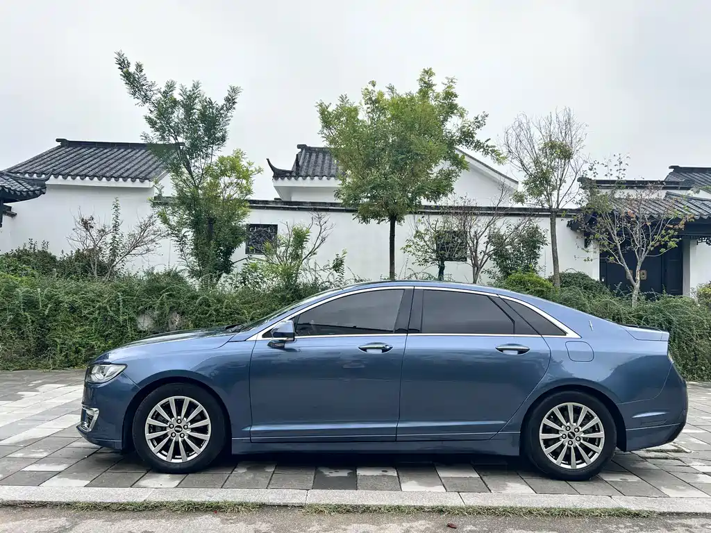 Lincoln MKZ — миниатюра 3