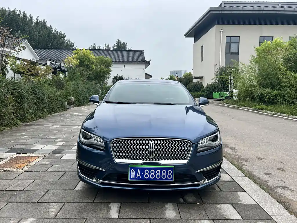 Lincoln MKZ — миниатюра 2