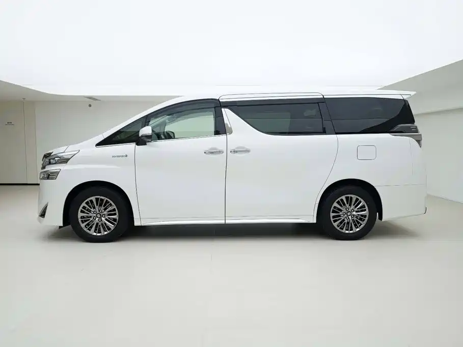 Toyota Vellfire — миниатюра 3
