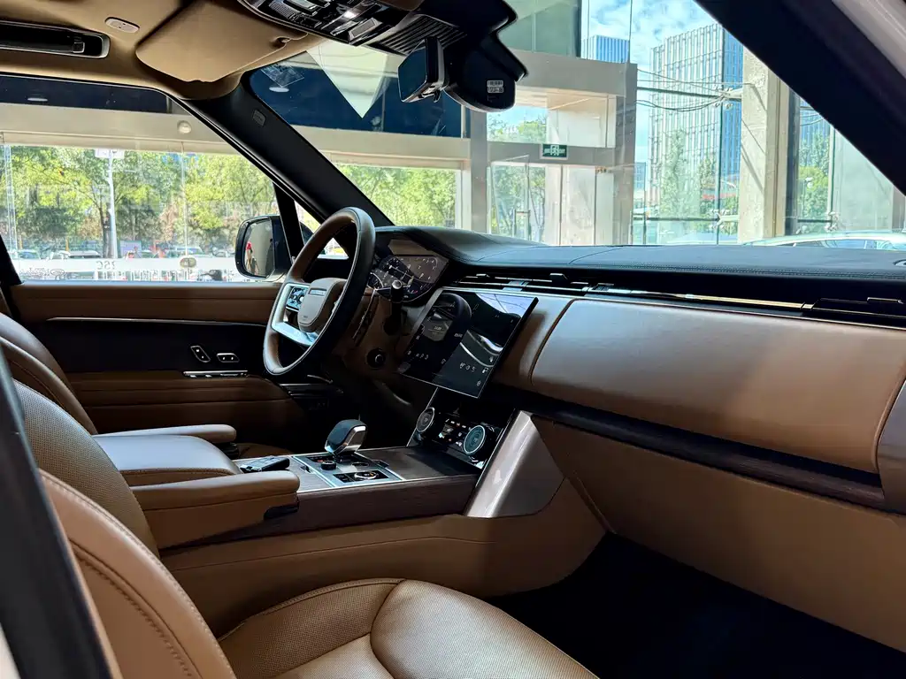 Land Rover Range Rover — миниатюра 17