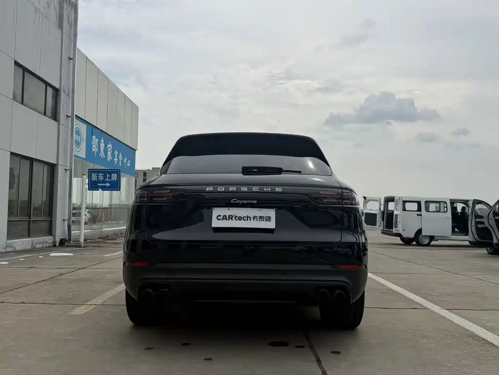 Porsche Cayenne — миниатюра 8